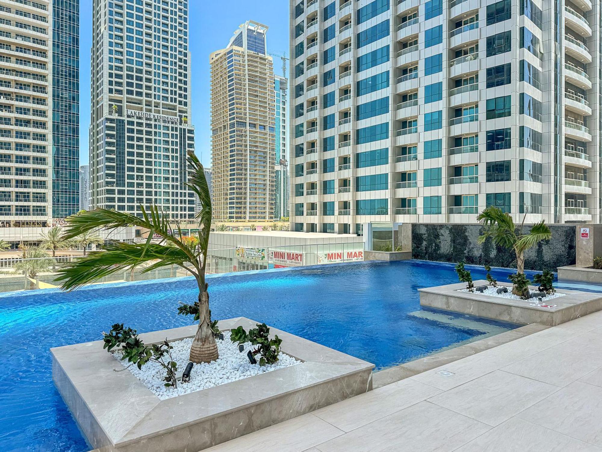 Stylish 1 Bedroom Close To Jbr Apartment *